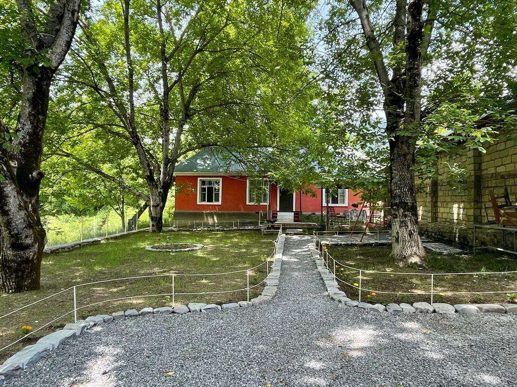 Qəbələ XW85+RP Nohurqishlaq, Azerbaijan günlük kirayə Həyət evi / Villa 70 AZN-a 2 otaqlı